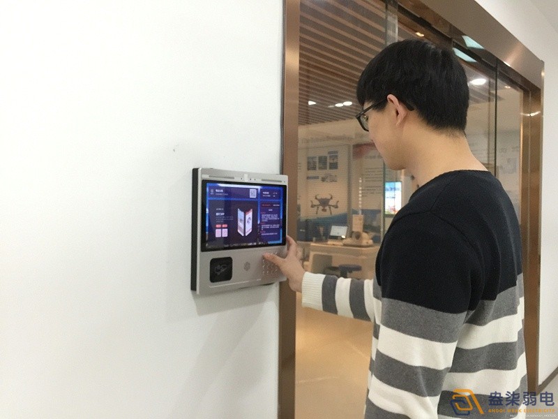 人臉識別門禁系統(tǒng)為什么比傳統(tǒng)門禁系統(tǒng)好？